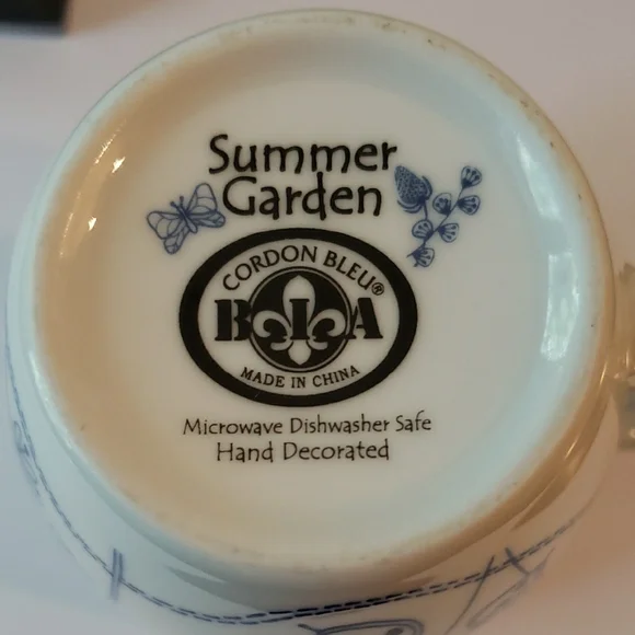 16 Oz Blue and White Ceramic Dining Mugs - Picture 3 of 5